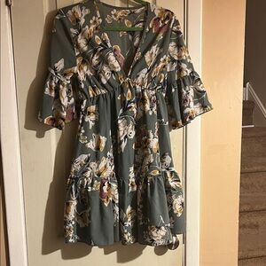 Elegant Floral Dress with Ruffle Sleeves
